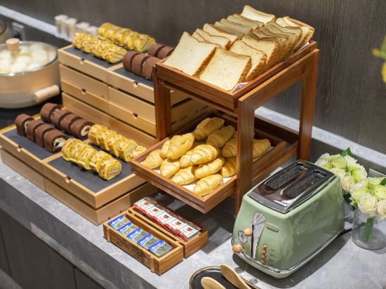 Фото Crystal Orange Shanghai Kangqiao LuoShan Road Station