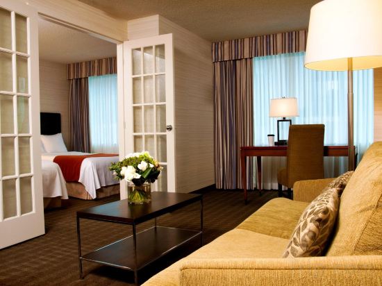 Фото Cambridge Suites Toronto