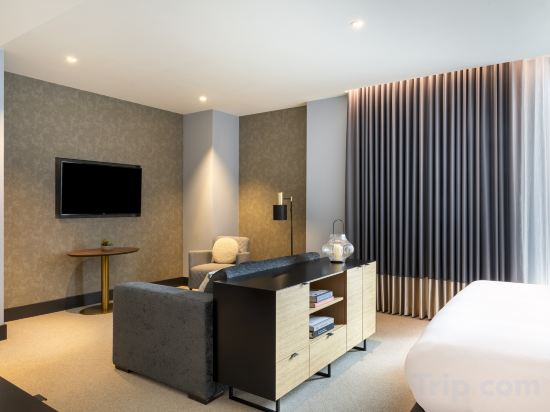 Фото Hilton Woking