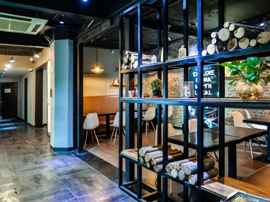 Фото Fish Inn Shanghai East Nanjing Road