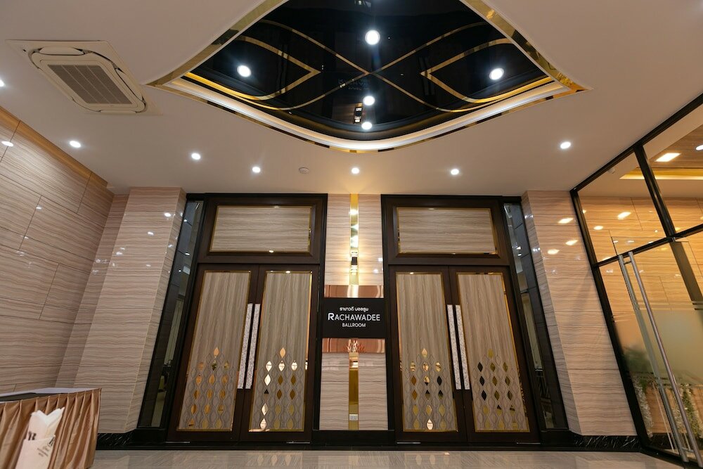 Фото Grand Ratchapruek Hotel