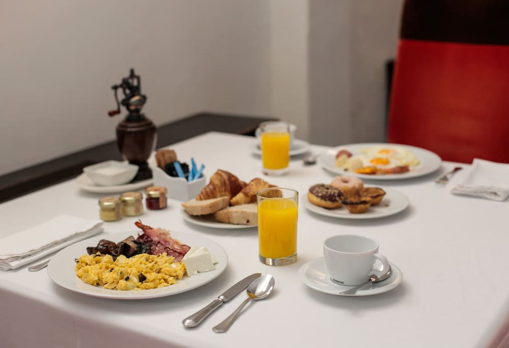 Фото Convento do Espinheiro, Historic Hotel & SPA