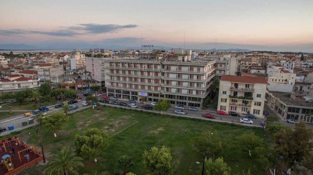 Фото отеля 2