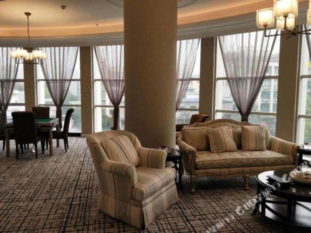 Фото Green Westdon Hotel