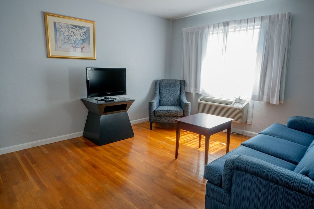 Фото Hyannis Plaza Hotel