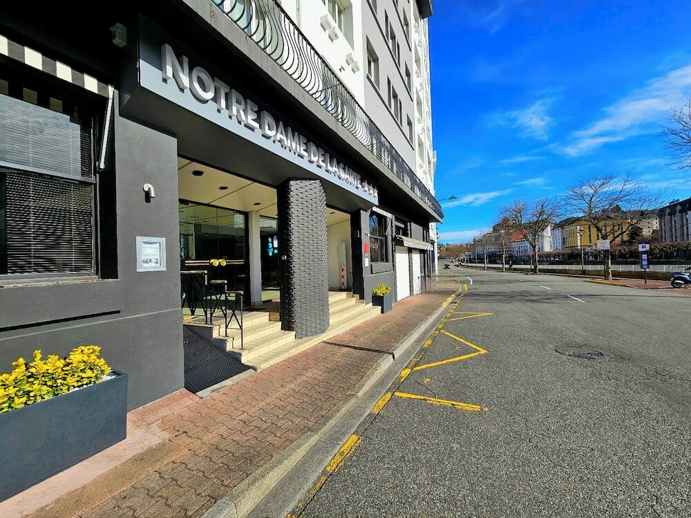 Фото Adonis Lourdes - Notre Dame de la Sarte