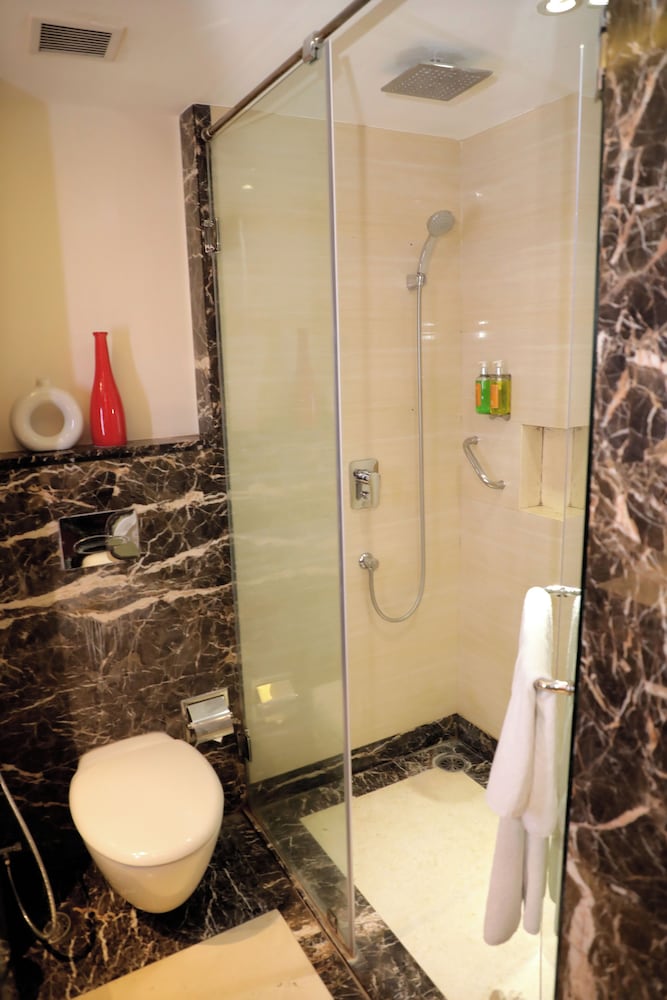 Фото Zone by The Park Bani Park Jaipur