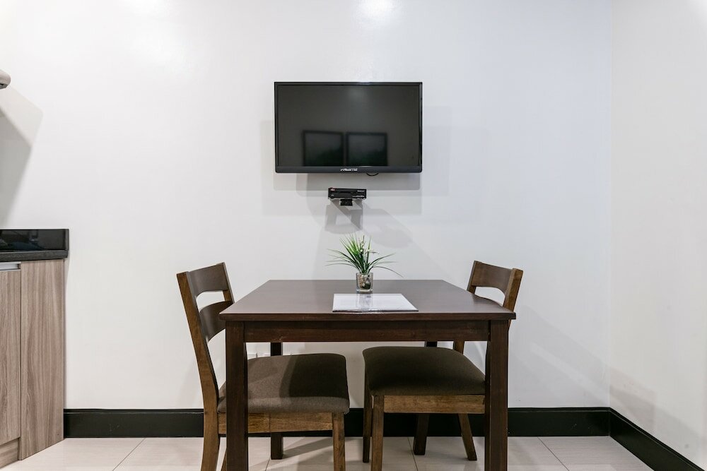 Фото Artemis Place Makati Hotel