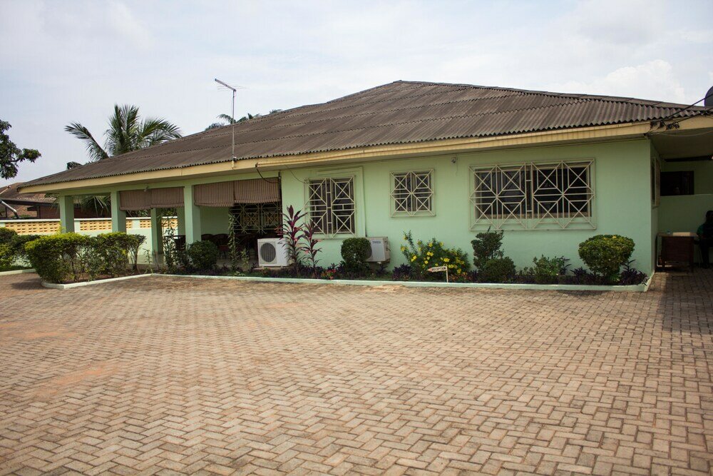 Фото Jayliz Lodge