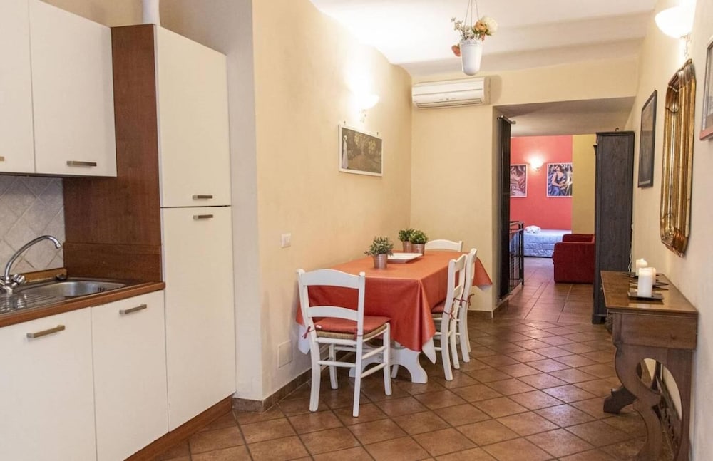 Фото Lovely Studio in Trastevere