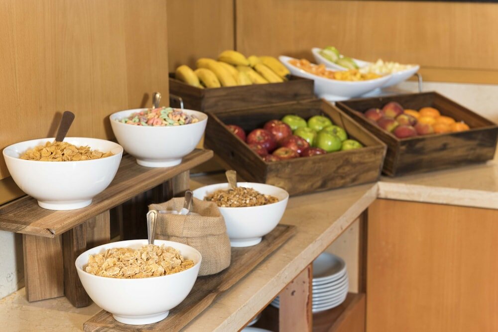 Фото Holiday Inn Express Puerto Madero