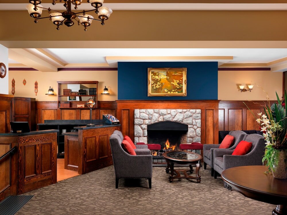 Фото Huntingdon Manor Hotel