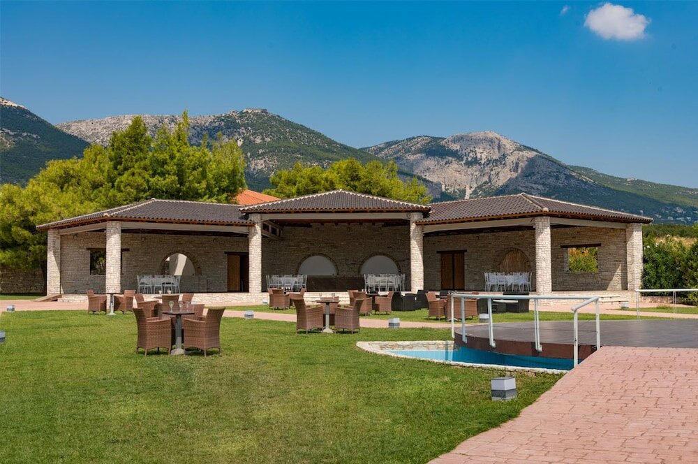 Фото отеля 2