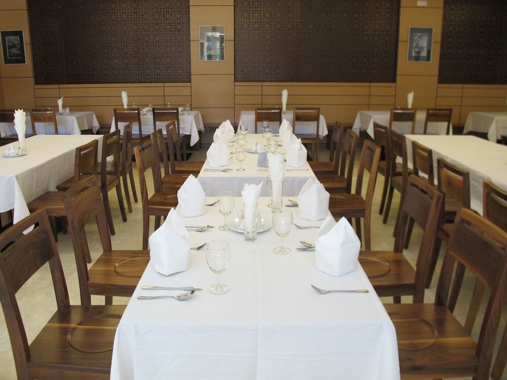 Фото Nhi Phi Hotel