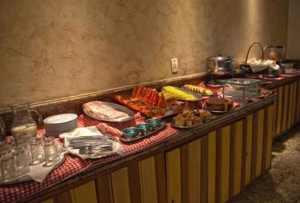 Фото Hotel Carillon