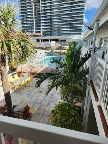 Гостиница The Palms On Ocean в Помпано Бич