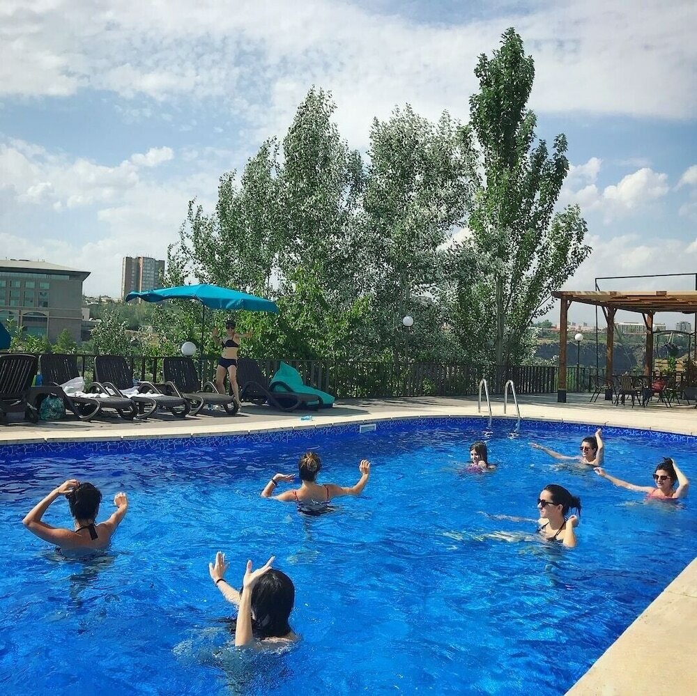 Фото отеля 2