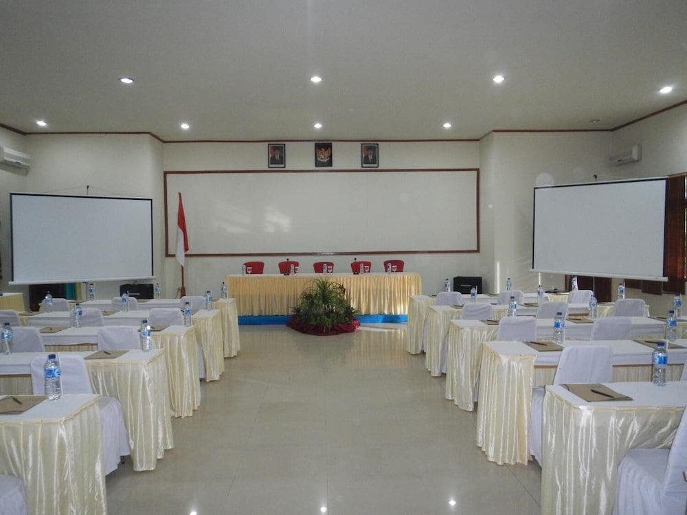 Фото Luxio Hotel Sorong