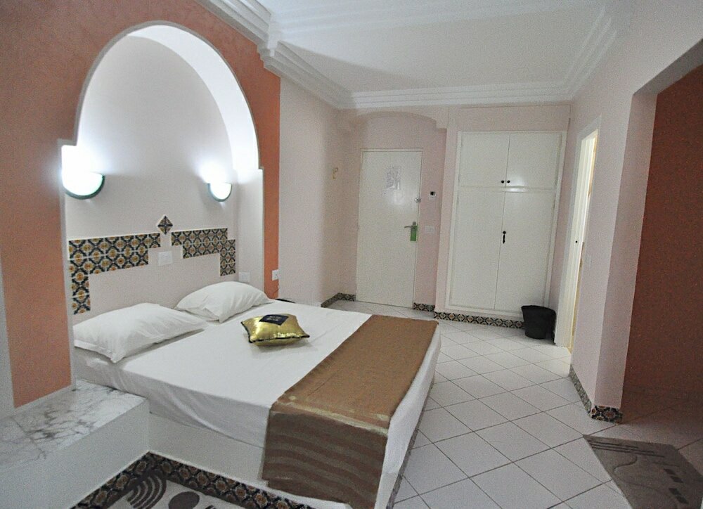 Фото Hôtel Les Palmes d'Or