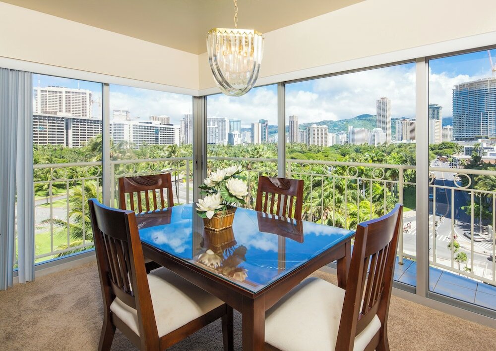 Фото Castle Waikiki Shore