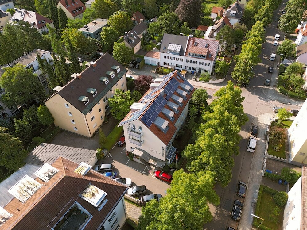 Фото Hotel Kriemhild am Hirschgarten