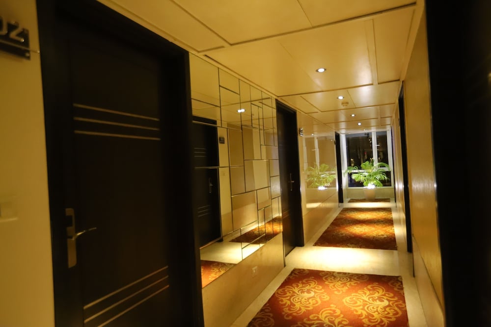 Фото Hotel Amrapali Grand