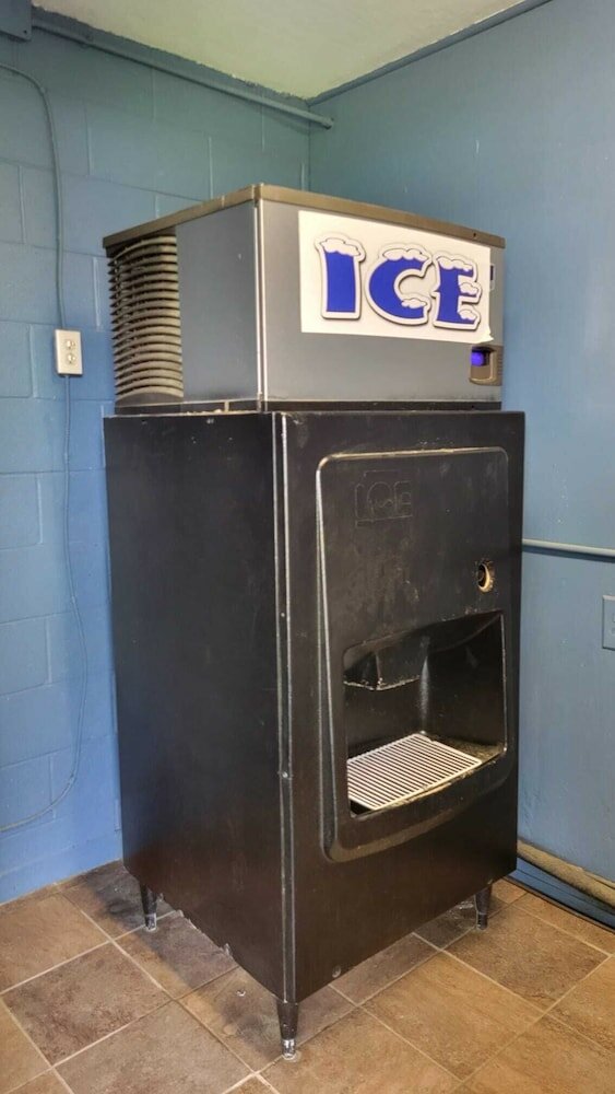 Фото Days Inn and Suites by Wyndham Oxford