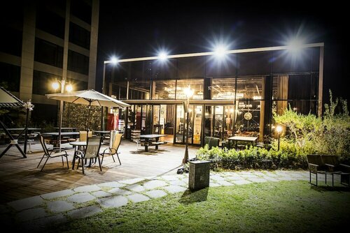 Гостиница Isquare Hotel в Кимхэ