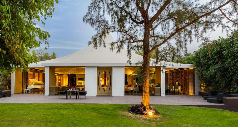 Фото The Roseate New Delhi