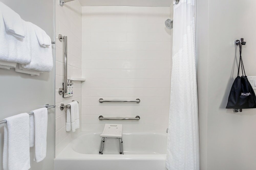 Фото Holiday Inn Express and Suites Miramar, an Ihg Hotel