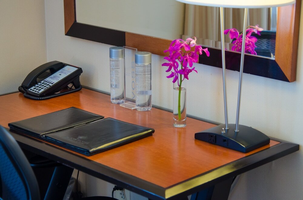 Фото Beacon Hotel & Corporate Quarters