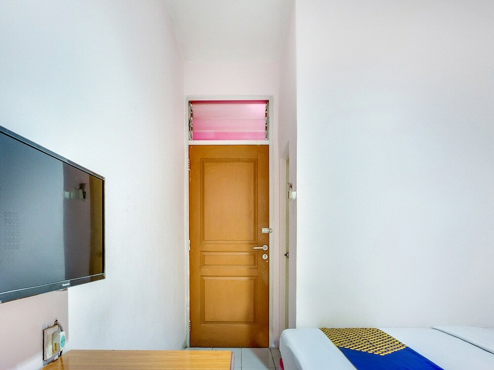 Фото Spot On 2214 Wisma Jampea