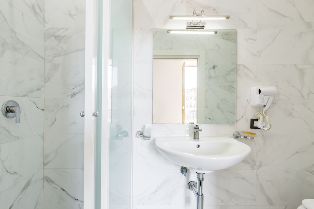 Фото Hotel Bella Napoli Suites