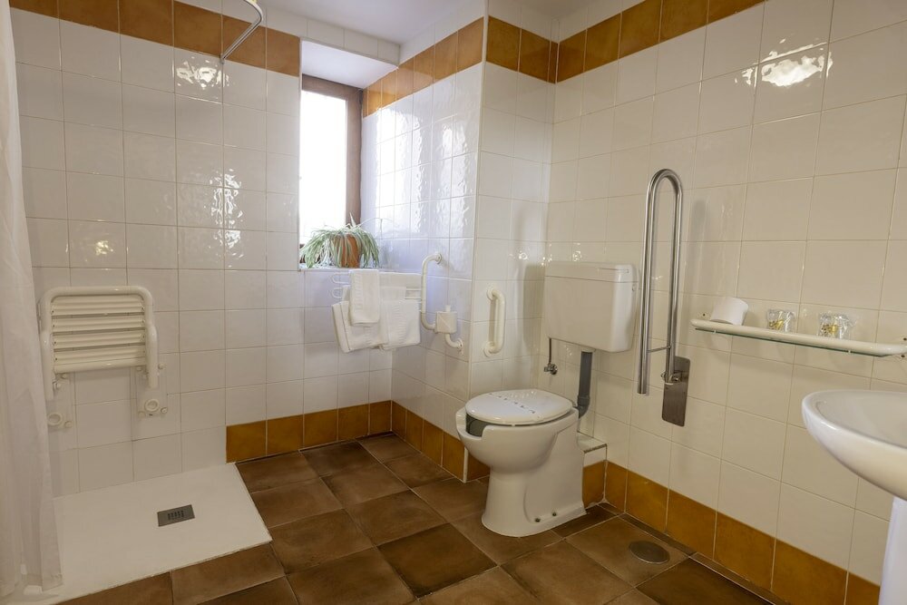 Фото Hostal Restaurante Puerta del Alcázar