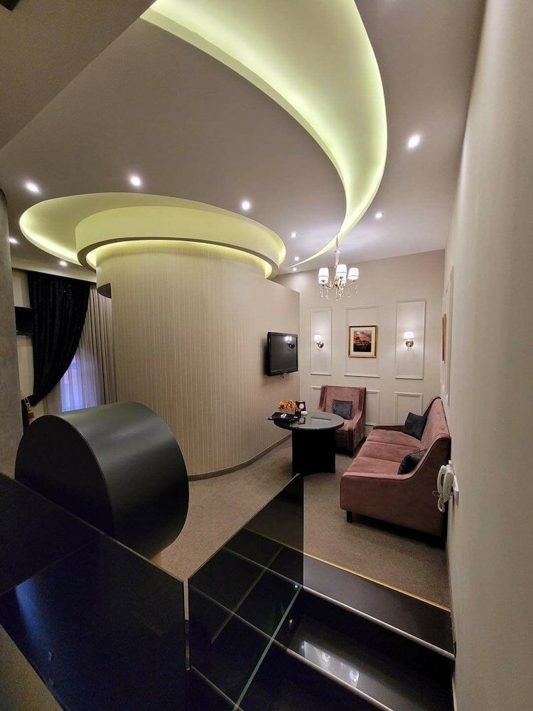 Фото Отель Roma Yerevan & Tours