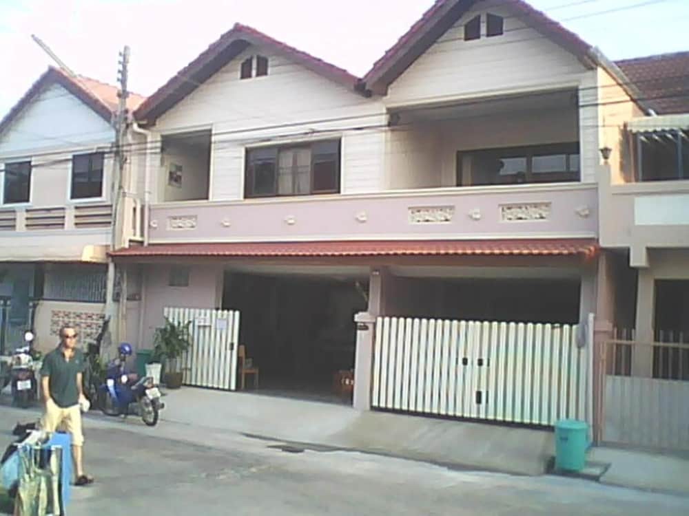 Фото Chomhaad Guesthouse