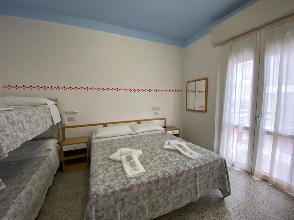 Фото Hotel Nanni Garni