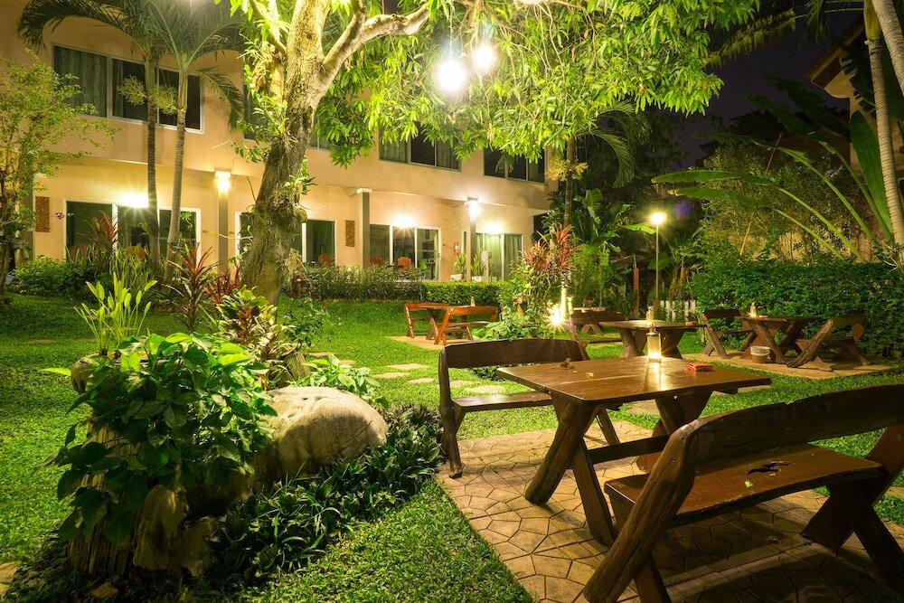 Фото отеля 1