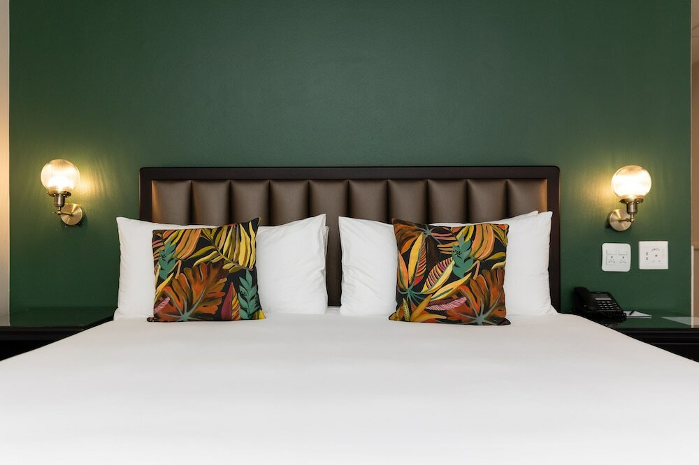 Фото Lord Charles Hotel