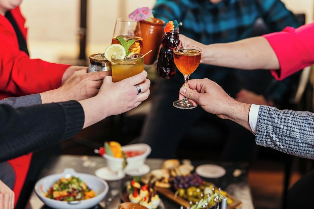 Фото Renaissance Des Moines Savery Hotel