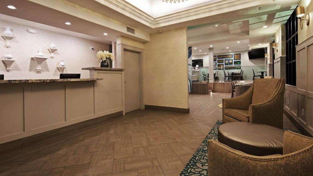 Фото Best Western Woodland Hills Inn