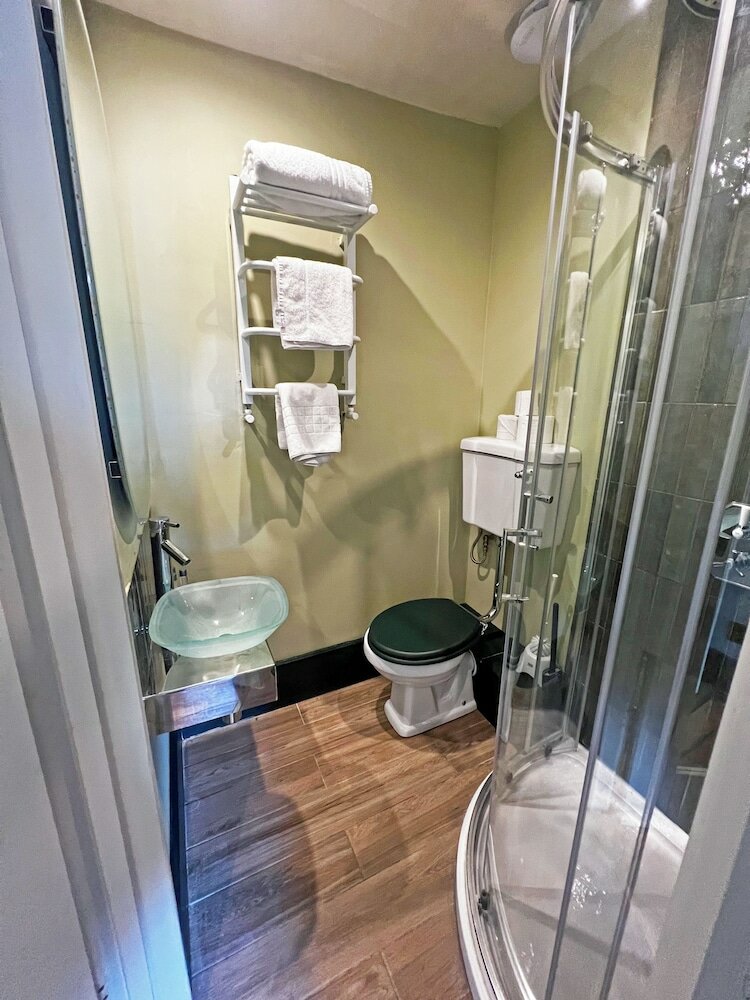 Фото Shillingford Bridge Hotel