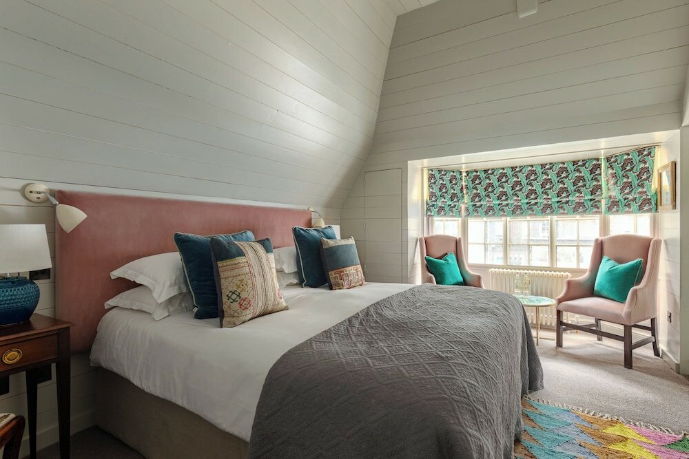 Фото The Falstaff Hotel