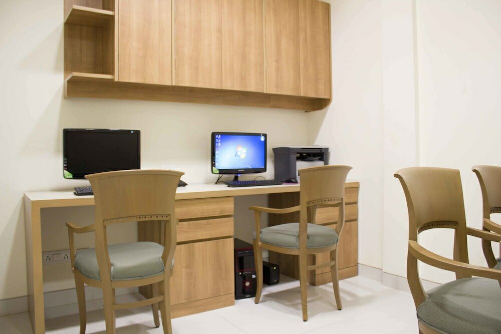 Фото Stately Suites MG Road