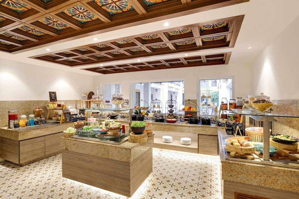 Фото Lemon Tree Amarante Beach Resort, Goa