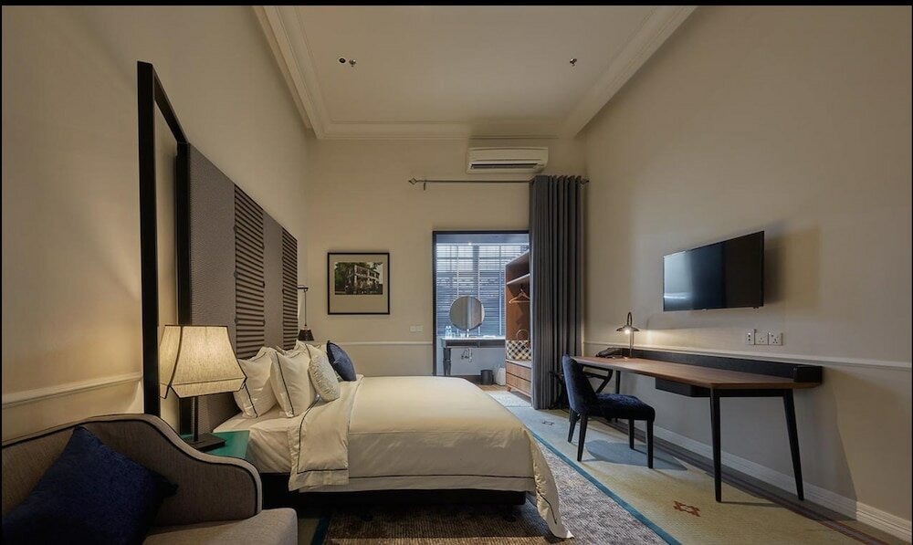 Фото The Edison George Town