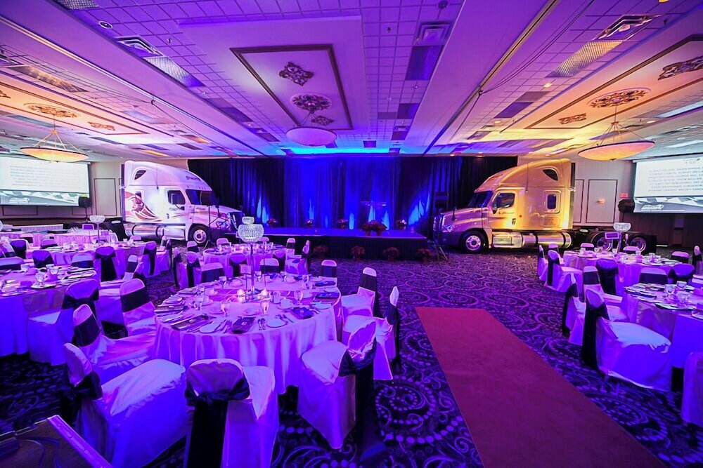 Фото Victoria Inn Hotel and Convention Centre Winnipeg