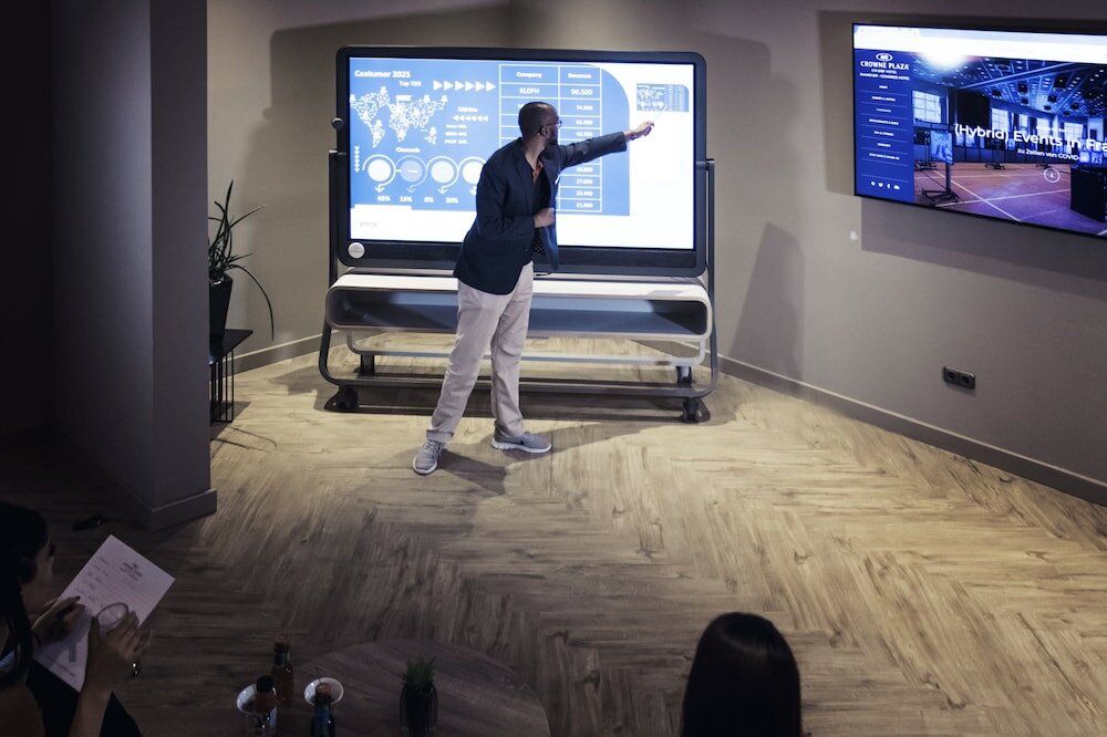 Фото Crowne Plaza Frankfurt Congress Hotel, an Ihg Hotel