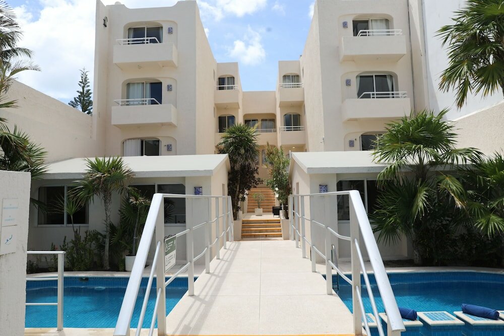 Фото отеля 1