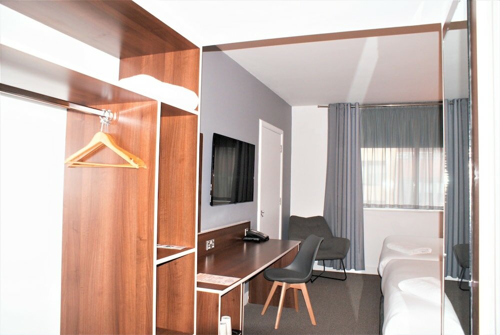 Фото Heeton Concept Hotel City Centre Liverpool